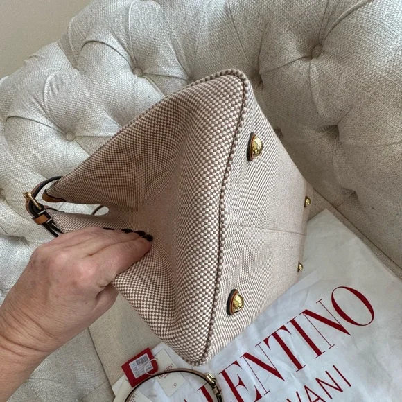 Auth. Valentino Garavani Antibes Tote - New Condition - Picture 8 of 15